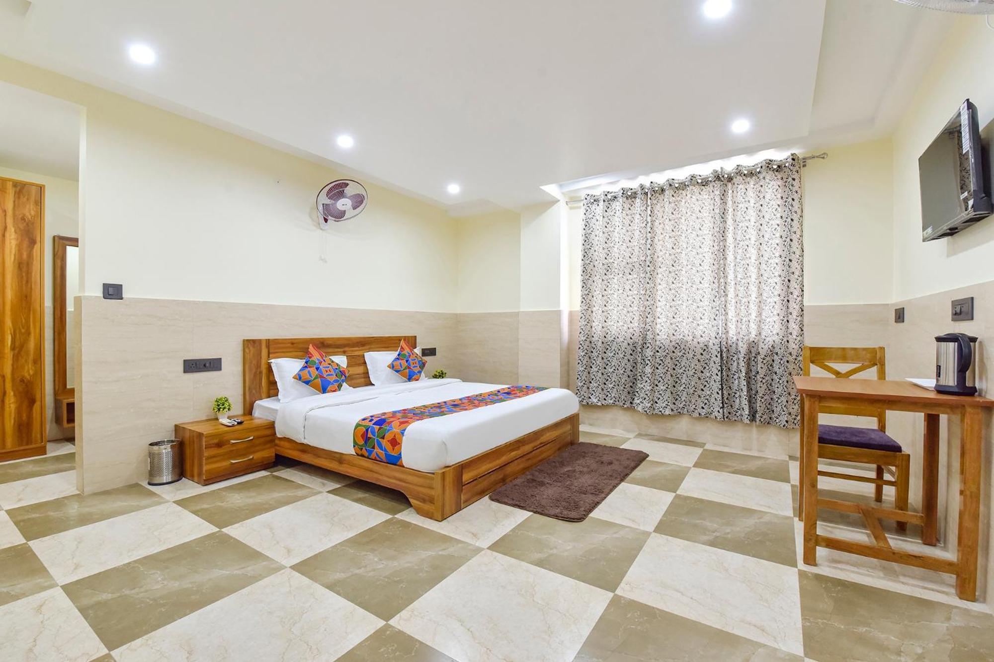 Fabhotel Elite Clement Town 外观 照片