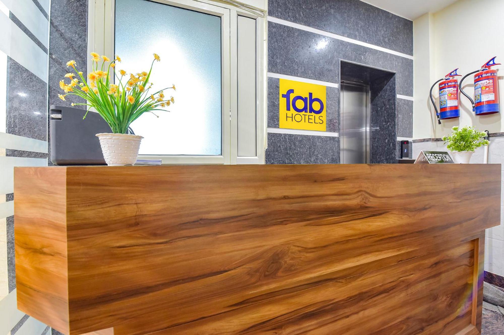 Fabhotel Elite Clement Town 外观 照片